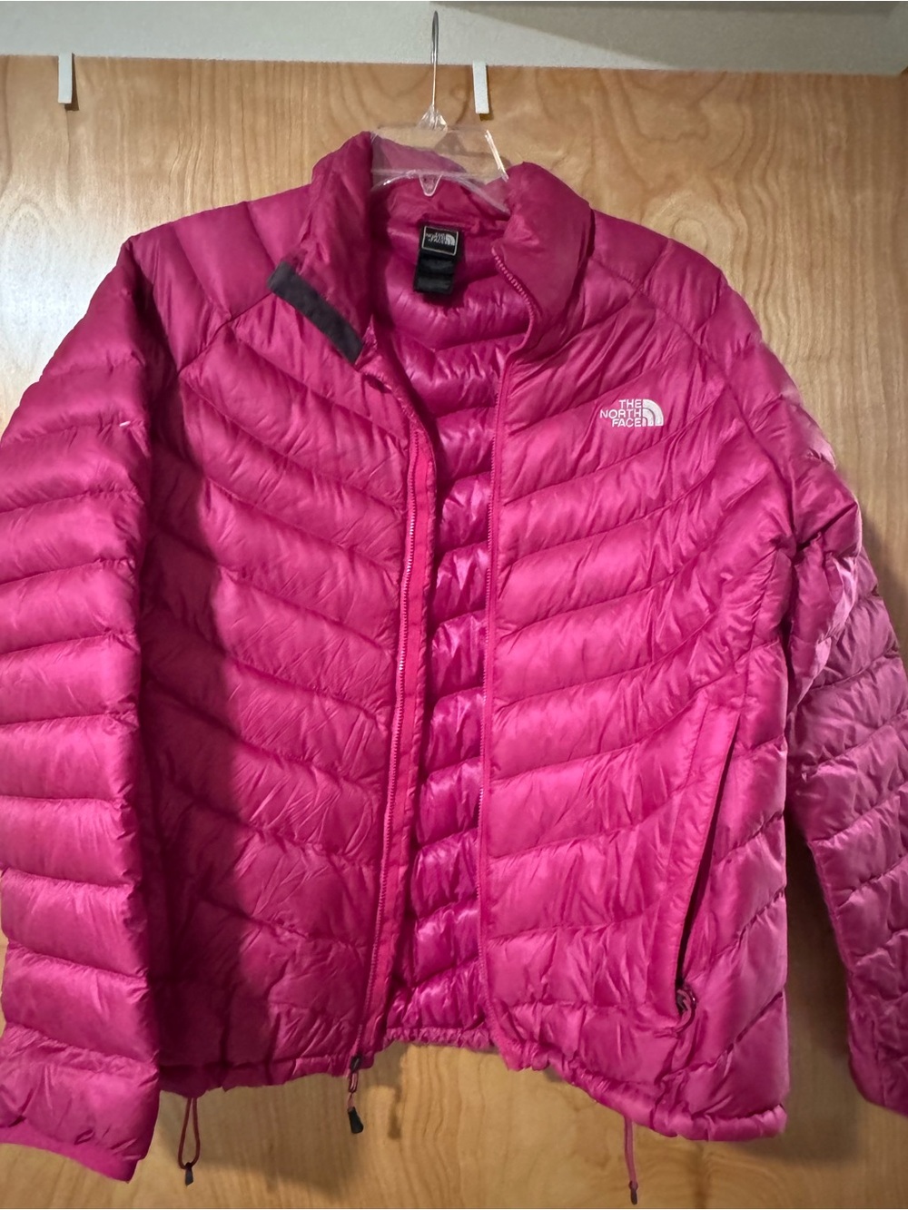 The North Face Women's Fuchsia Lightweight Insulated Puffer Jacket